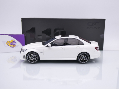 Preview: GT Spirit GT928 # Mercedes-Benz C63 AMG Limousine Baujahr 2007 " weißmetallic " 1:18