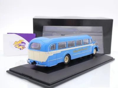 Preview: Schuco 02748 # Mercedes Benz O 6600 Reisebus in blau " Wanderfreunde " mit Fahrerfigur 1:43
