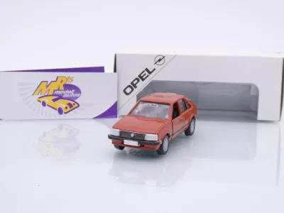 Black-Deal ##  GAMA Opel Kadett D Limousine Baujahr 1979 in " braun " 1:43