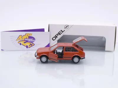 Black-Deal ##  GAMA Opel Kadett D Limousine Baujahr 1979 in " braun " 1:43