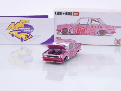 Preview: TSM MINI GT KHM161 # Datsun 510 Pro Street " Kaido House - Pink BUTA V1 " 1:64
