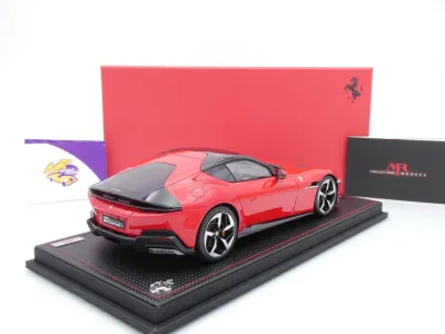 Preview: MR Collection FE043C # Ferrari 12 Cilindri V12 Baujahr 2024 " Rosso Corsa " 1:18