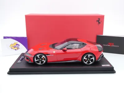 Preview: MR Collection FE043C # Ferrari 12 Cilindri V12 Baujahr 2024 " Rosso Corsa " 1:18