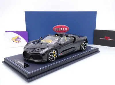 MR Collection BUG015A # Bugatti W16 Mistral Cabrio Baujahr 2023 " schwarz " 1:18