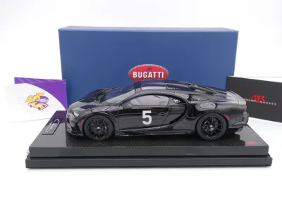 Preview: MR Collection BUG012D # Bugatti Chiron Super Sport Baujahr 2022 " schwarz " 1:18