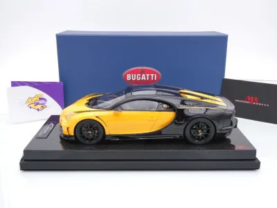 Preview: MR Collection BUG012G # Bugatti Chiron Super Sport Baujahr 2022 " gelb-schwarz " 1:18