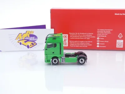 Preview: Herpa 320245 # MAN TGX GX Individual 2-achs Zugmaschine " giftgrün " 1:87