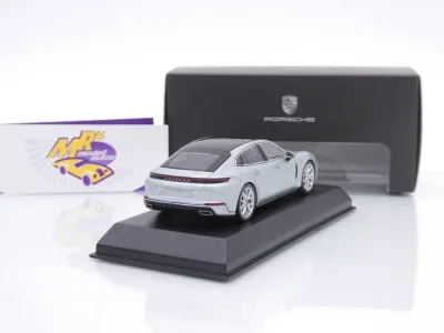 Preview: Norev WAP0200910SPAN # Porsche Panamera 4 E-Hybrid (G3) Baujahr 2024 " Dolomitsilber-metallic " 1:43