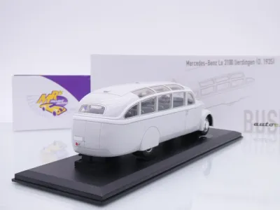 Preview: Autocult 10015-1 # Mercedes-Benz Lo 3100 Uerdingen Bus Baujahr 1935 " hellgrau " 1:43