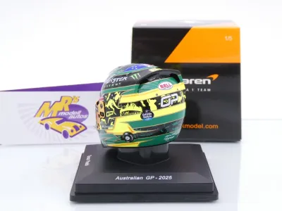 Preview: Spark 5HF207 # Helm Formel 1 McLaren " Oscar Piastri - Australien GP 2025 " 1:5