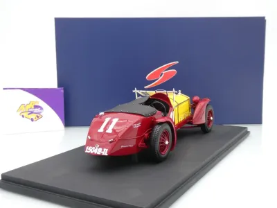 Preview: Spark 18LM33 # Alfa Romeo 8C #11 Winner 24h Le Mans 1933 " Sommer - Nuvolari " 1:18