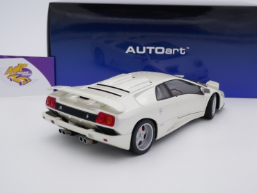Preview: AUTOart 79141 # Lamborghini Diablo SE30 JOTA Baujahr 1995 " weißmetallic " 1:18