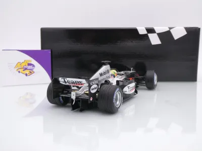 Preview: Minichamps 530044418 # McLaren MP4/19 F1 Silverstone Test 2004 " Lewis Hamilton " 1:18