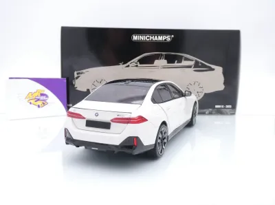 Preview: Minichamps 110023402 # BMW i5 G60 Limousine Baujahr 2023 " weißmetallic " 1:18