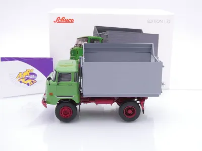 Preview: Schuco 32U00003 # IFA W50 SHA Häckselaufbau LKW Baujahr 1965 " grün-grau " 1:32