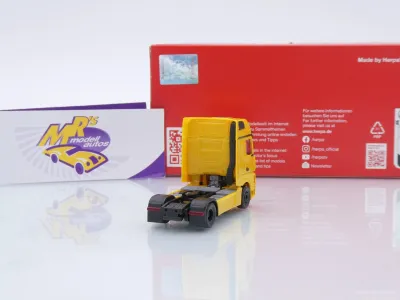 Preview: Herpa 317948-002 # Mercedes-Benz Actros L 18 2-achs Zugmaschine " gelb " 1:87
