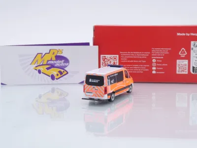 Preview: Herpa 098830 # Mercedes-Benz Sprinter '18 Bus FD " Feuerwehr Hamburg 112 " 1:87