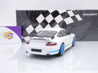 Preview: Minichamps 155062021 # Porsche 911 (996) GT3 RS Baujahr 2002 " weiß-blau " 1:18