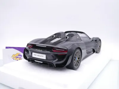Preview: AUTOart 12121 # Porsche 918 Spyder Weissach Package Baujahr 2013 " schwarz " 1:12