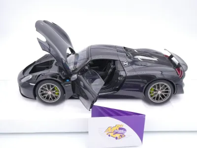 AUTOart 12121 # Porsche 918 Spyder Weissach Package Baujahr 2013 " schwarz " 1:12