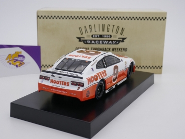 Lionel Racing CX92123HODCL # Chevrolet NASCAR 2021 " Chase Elliott -  Hooters Throwback " 1:24