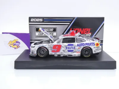 Lionel Racing CX92523SALCL # Chevrolet Camaro NASCAR 2025 " Chase Elliott - NAPA Salutes " 1:24
