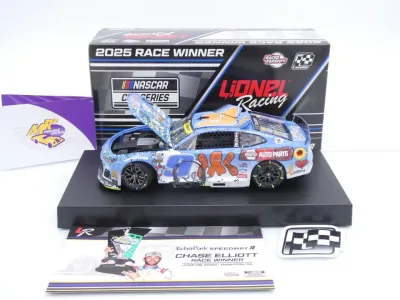 Preview: Lionel Racing WX92523NCHCLD # Chevrolet Camaro NASCAR 2025 " Chase Elliott - NAPA Children Atlanta Win " 1:24