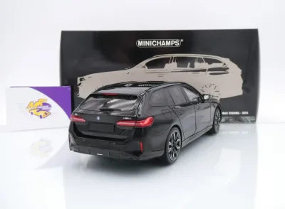 Preview: Minichamps 110023602 # BMW i5 M60 Touring Baujahr 2024 " schwarzmetallic " 1:18