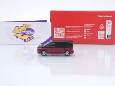 Preview: Herpa 430425-002 # VW Volkswagen T7 Multivan Baujahr 2022 " schwarz-rot " 1:87