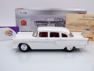 Preview: TOYWAYS Y8A11467 # GAZ13 Chaika Saloon Baujahr 1959 " weiß " 1:18 Lim. ED. 625pc