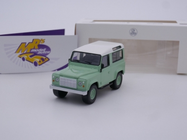 Norev 845106 # Land Rover Defender Geländewagen Baujahr 1995 " grün-weiß " 1:43
