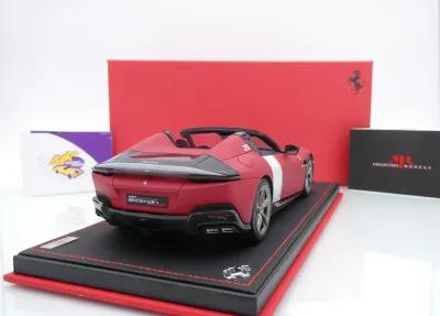 Preview: MR Collection FE044SE5 # Ferrari 12 Cilindri Spider Baujahr 2025 " Ferrarimattrot-weiß ( Rosso Racing ) " 1:18