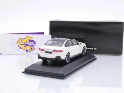 Preview: Minichamps 410024102 # BMW i5 G60 Limousine Baujahr 2024 " Mineralweißmetallic " 1:43