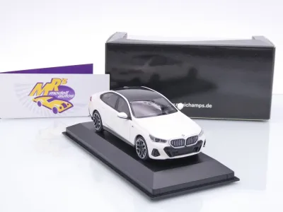 Preview: Minichamps 410024102 # BMW i5 G60 Limousine Baujahr 2024 " Mineralweißmetallic " 1:43