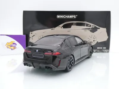 Preview: Minichamps 110023801 # BMW M5 Limousine Baujahr 2024 " schwarzmetallic " 1:18