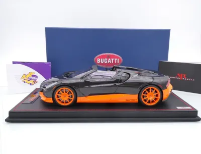 Preview: MR Collection BUG015WR # Bugatti W16 Mistral Cabrio 2023 Carbonschwarz-orange " World Record " 1:18