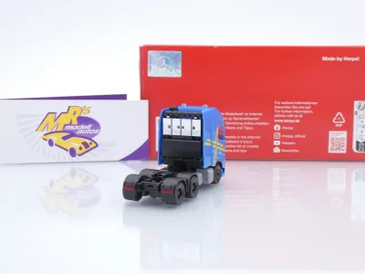 Preview: Herpa 318624-003 # Volvo FH 16 GL 6x4 3-achs Schwerlastzugmaschine " hellblau-gelb " 1:87