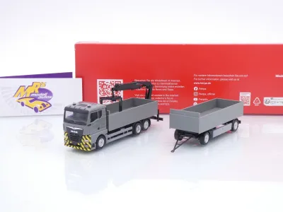 Herpa 320825 # MAN TGX GN Pritschen-Hängerzug mit Ladekran " grau " 1:87