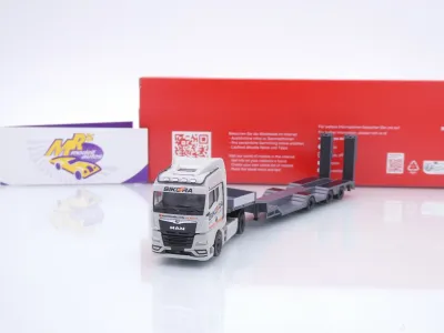 Herpa 320849 # MAN TGX GM Tieflade-Sattelzug " Sikora - Trucker Babe Cindy " 1:87