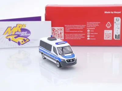Preview: Herpa 099127 # Mercedes-Benz Sprinter '18 Bus Flachdach " Bundespolizei " 1:87