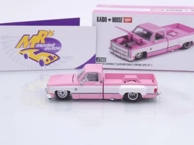 Preview: TSM MINI GT KHMG243 # Chevrolet Silverado Dually pink " Kaido House - Pink V2 " 1:64