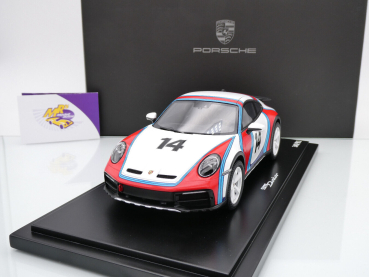 Preview: Spark WAP0210030PDKM # Porsche 911 (992) Dakar Bj. 2023 " Martini Design " 1:18