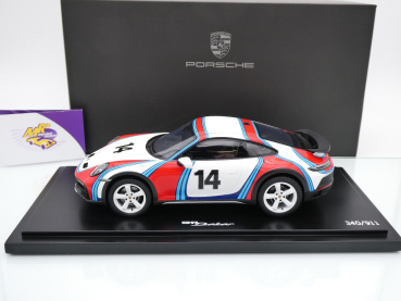 Preview: Spark WAP0210030PDKM # Porsche 911 (992) Dakar Bj. 2023 " Martini Design " 1:18