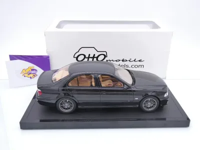 Preview: Ottomobile OT1338 # BMW M5 (E39) Limousine Baujahr 2000 " schwarzmetallic " 1:18
