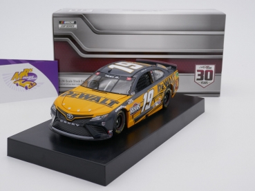 Lionel Racing C192123DWLMT # Toyota NASCAR 2021 " Martin Truex Jr. - DeWalt " 1:24
