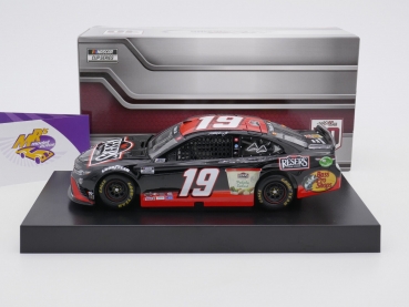 Preview: Lionel Racing C192123RSRMT # Toyota NASCAR 2021 " Martin Truex Jr - Reser " 1:24