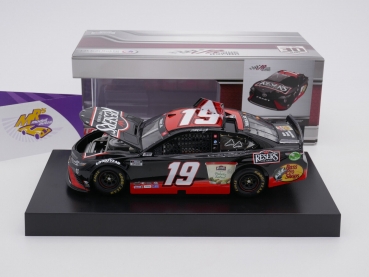 Preview: Lionel Racing C192123RSRMT # Toyota NASCAR 2021 " Martin Truex Jr - Reser " 1:24