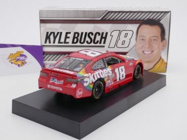 Preview: Lionel Racing C182023SLKB # Toyota NASCAR 2020 " Kyle Busch - Skittles " 1:24