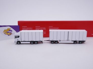 Preview: Herpa 315319 # Scania CS 20 HD Schwedencombi Baujahr 2020 " weiß-schwarz " 1:87