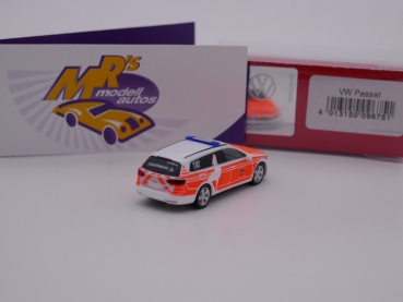Preview: Herpa 096751 # Volkswagen Passat Einsatzfahrzeug " Feuerwehr Wolfsburg " 1:87